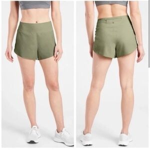 Athleta Run With It 4.5 inch green athletic running workout shorts size S